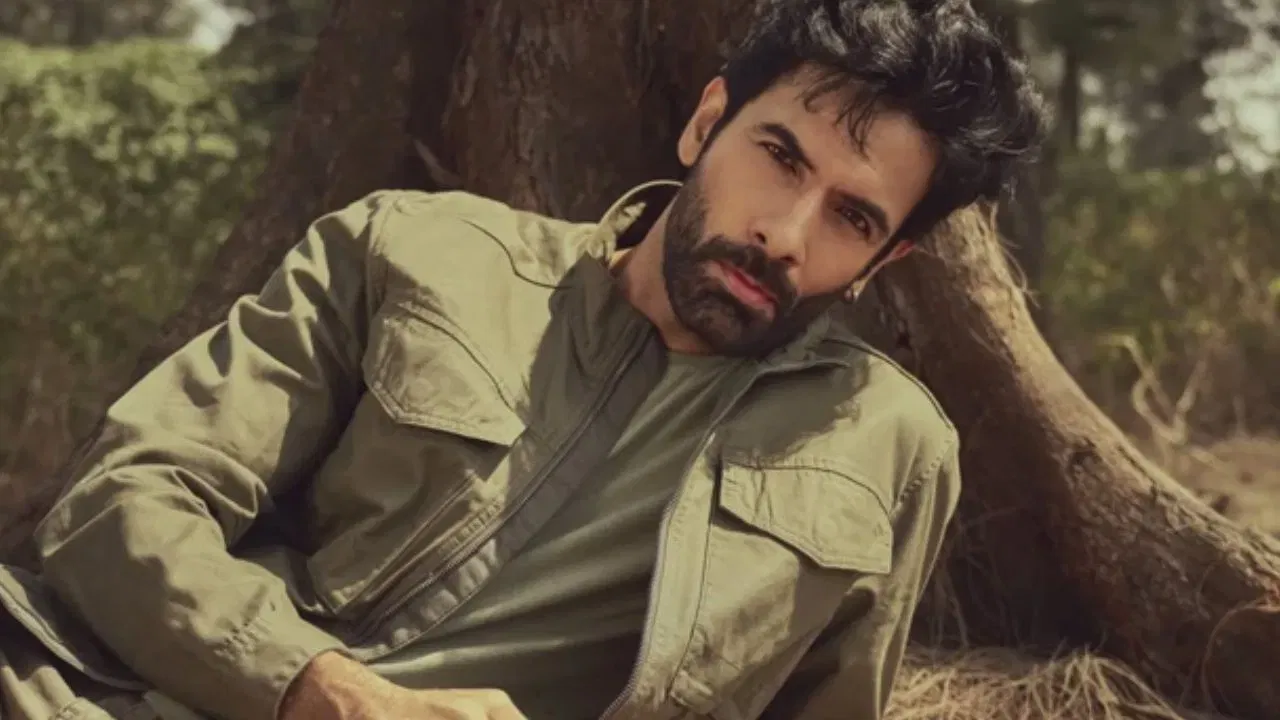 ਦਰਅਸਲ, ਦਾਨਿਸ਼ ਪਾਂਡੋਰ ਨੂੰ "ਧੁਰੰਧਰ" ਨੇ ਸਟਾਰ ਬਣਾਇਆ ਹੈ, ਇਹ ਕਾਮਯਾਬੀ ਉਨ੍ਹਾਂ ਨੂੰ ਸਾਲਾਂ ਦੀ ਸਖ਼ਤ ਮਿਹਨਤ ਤੋਂ ਬਾਅਦ ਪ੍ਰਾਪਤ ਹੋਈ ਸੀ। ਜਿਵੇਂ ਹੀ ਉਨ੍ਹਾਂ ਨੂੰ ਫਿਲਮ ਵਿੱਚ ਉਜ਼ੈਰ ਬਲੋਚ ਦੀ ਭੂਮਿਕਾ ਮਿਲੀ, ਉਹ ਛਾ ਗਏ। ਹਾਲਾਂਕਿ ਉਹ ਸਾਲਾਂ ਤੋਂ ਇੰਡਸਟਰੀ ਵਿੱਚ ਕੰਮ ਕਰ ਰਹੇ ਹਨ, ਪਰ ਇਸ ਫਿਲਮ ਨੇ ਖੇਡ ਹੀ ਬਦਲ ਦਿੱਤੀ। ਅਦਾਕਾਰ ਨੂੰ ਉਨ੍ਹਾਂਦੀ ਰੂਮਰਡ ਗਰਲਫਰੈਡ, ਅਹਾਨਾ ਕੁਮਰਾ ਤੋਂ ਵੀ ਪੂਰਾ ਸਪੋਰਟ ਮਿਲਿਆ ਹੈ, ਜੋ ਉਨ੍ਹਾਂ ਦੀ ਪ੍ਰਸ਼ੰਸਾ ਕਰ ਰਹੀ ਹੈ।