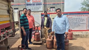 ਗੈਸ ਏਜੰਸੀਆਂ ਦੀ ਚੈਕਿੰਗ ਜਾਰੀ, DC ਵੱਲੋਂ ਕਾਲਾਬਾਜ਼ਾਰੀ 'ਤੇ ਚੇਤਾਵਨੀ