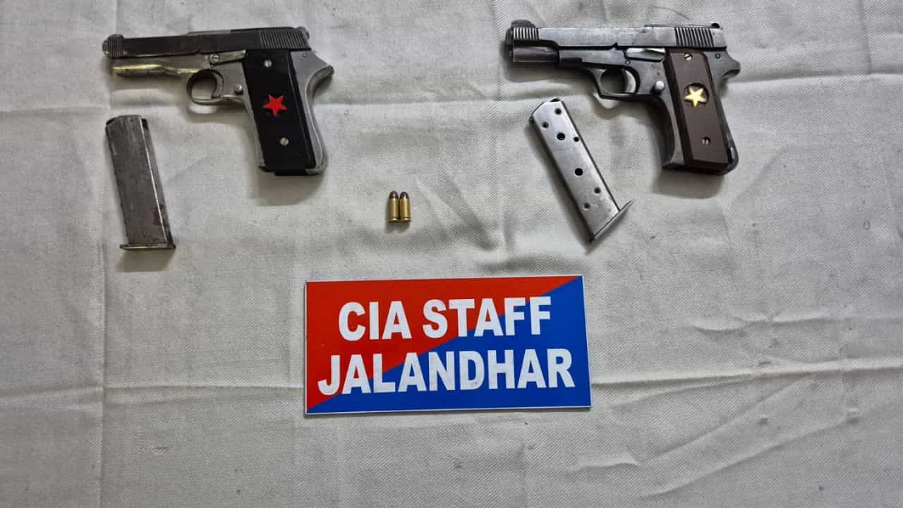 ਜਲੰਧਰ ਪੁਲਿਸ ਦੀ ਗੈਂਗਸਟਰਾਂ ਤੇ ਵੱਡੀ ਕਾਰਵਾਈ, ਜੋਗਾ ਫੋਲੜੀਵਾਲ ਤੇ ਸੋਨੂੰ ਖੱਤਰੀ ਗੈਂਗ ਦੇ 2 ਗੁਰਗੇ ਅਸਲੇ ਸਮੇਤ ਕਾਬੂ