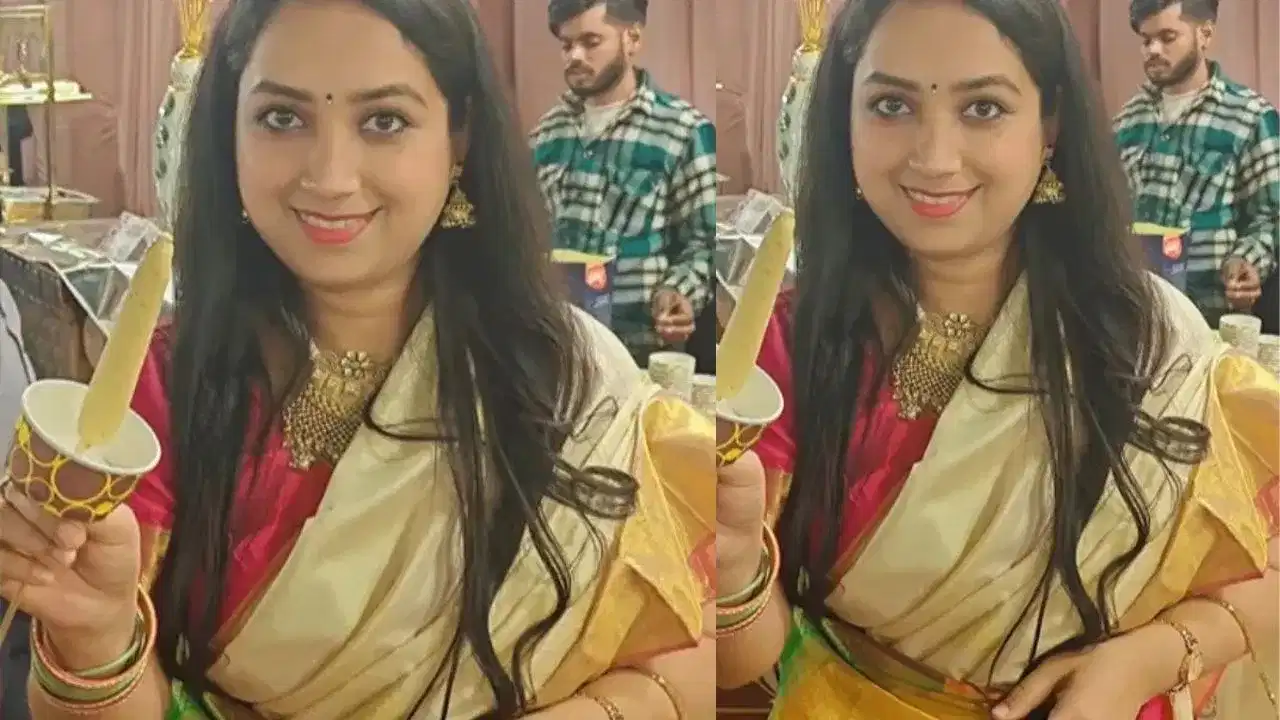 Viral Video: ਵਿਆਹ ਵਿੱਚ ਬਿਨਾ ਡੇਗੇ ਕੁਲਫੀ ਖਾਣ ਦਾ ਮਹਿਲਾ ਨੇ ਕੱਢਿਆ ਸ਼ਾਨਦਾਰ ਜੁਗਾੜ; Video ਵੇਖ ਕੇ ਤੁਸੀਂ ਵੀ ਰਹਿ ਜਾਓਗੇ ਹੈਰਾਨ