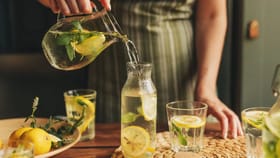 ਕੀ ਸੱਚਮੁੱਚ ਸਰੀਰ ਨੂੰ ਡਿਟੌਕਸ ਕਰਦਾ ਹੈ ਨਿੰਬੂ ਪਾਣੀ? ਜਾਣੋ ਮਾਹਰਾਂ ਨੇ ਕੀ ਕੀਤਾ ਵੱਡਾ ਖ਼ੁਲਾਸਾ...