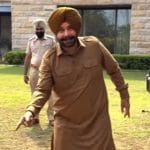 ਅੰਮ੍ਰਿਤਸਰ ‘ਚ ਬੱਚਿਆਂ ਨਾਲ ਬੰਟੇ ਖੇਡਦੇ ਨਜ਼ਰ ਆਏ ਨਵਜੋਤ ਸਿੱਧੂ, ਸਿਆਸੀ ਰੌਲੇ-ਰੱਪੇ ਤੋਂ ਦੂਰ ਦਿੱਖਿਆ ਬਚਪਨ ਵਾਲਾ ਰੂਪ