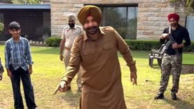 ਬੱਚਿਆਂ ਨਾਲ ਬੰਟੇ ਖੇਡਦੇ ਨਜ਼ਰ ਆਏ ਨਵਜੋਤ ਸਿੱਧੂ, ਸਾਦਗੀ ਨੇ ਜਿੱਤਿਆ ਦਿਲ