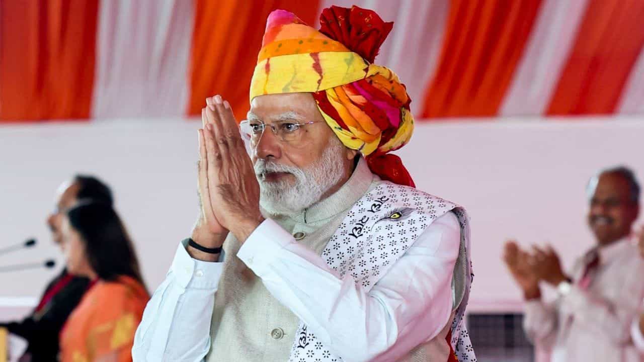 PM ਮੋਦੀ ਵਲੋਂ 24 ਸਾਲਾਂ ਦੀ ਲਗਾਤਾਰ ਸੇਵਾ, ਮੁੱਖ ਮੰਤਰੀ ਅਤੇ ਪ੍ਰਧਾਨ ਮੰਤਰੀ ਵਜੋਂ ਬਿਤਾਏ 8,931 ਦਿਨ PM ਮੋਦੀ ਵਲੋਂ 24 ਸਾਲਾਂ ਦੀ ਲਗਾਤਾਰ ਸੇਵਾ, ਮੁੱਖ ਮੰਤਰੀ ਅਤੇ ਪ੍ਰਧਾਨ ਮੰਤਰੀ ਵਜੋਂ ਬਿਤਾਏ 8,931 ਦਿਨ