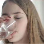 ਜੇਕਰ ਤੁਸੀਂ ਵੀ ਪੀਂਦੇ ਹੋ ਘੱਟ ਪਾਣੀ ਤਾਂ ਸਰੀਰ ‘ਚ ਦਿਖਾਈ ਦੇਣਗੇ ਇਹ ਲੱਛਣ, ਜਾਣੋਂ