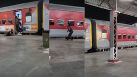 Viral Video: 2-2 ਵਾਰ ਚਲਦੀ ਟ੍ਰੇਨ ਤੋਂ ਡਿੱਗੀ ਔਰਤ, ਦਰਸ਼ਕਾਂ ਨੇ ਕੈਮਰੇ ‘ਚ ਕੈਦ ਕੀਤਾ ਇਹ ਖ਼ਤਰਨਾਕ ਵੀਡੀਓ...