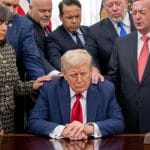 ਵ੍ਹਾਈਟ ਹਾਊਸ ਟਰੰਪ ਦਾ ਪੂਜਾ-ਪਾਠ, ਈਰਾਨ ਨਾਲ ਜੰਗ ਦੌਰਾਨ ਰੱਬ ਤੋਂ ਮੰਗੀ ਸ਼ਕਤੀ, ਵੀਡੀਓ