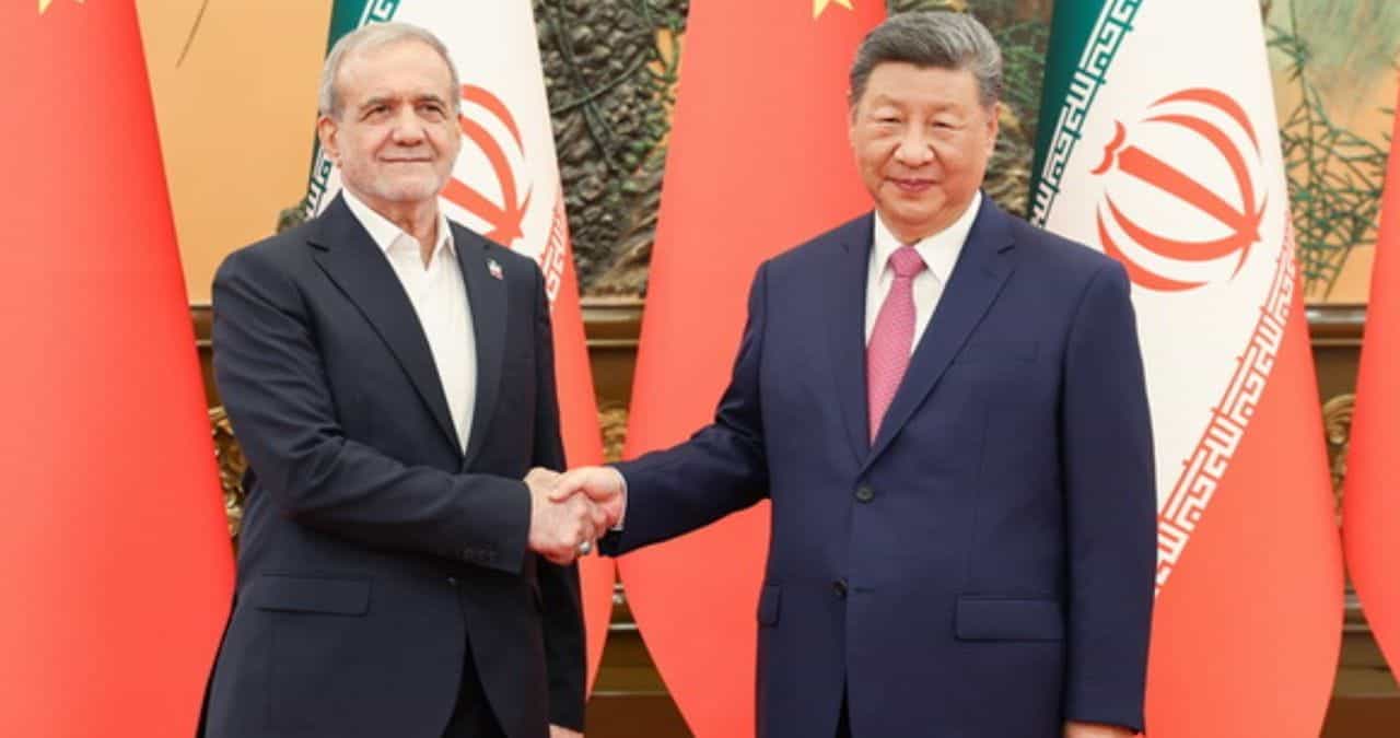 ਈਰਾਨ ਲਈ ਕੰਧ ਵਾਂਗ ਖੜ੍ਹਾ ਰਹਿੰਦਾ ਹੈ ਚੀਨ, ਕਿਉਂ ਹੈ ਬੀਜਿੰਗ ਅਤੇ ਤਹਿਰਾਨ ਵਿਚਕਾਰ ਇੰਨੀ ਮਜ਼ਬੂਤ ​​ਦੋਸਤੀ ?