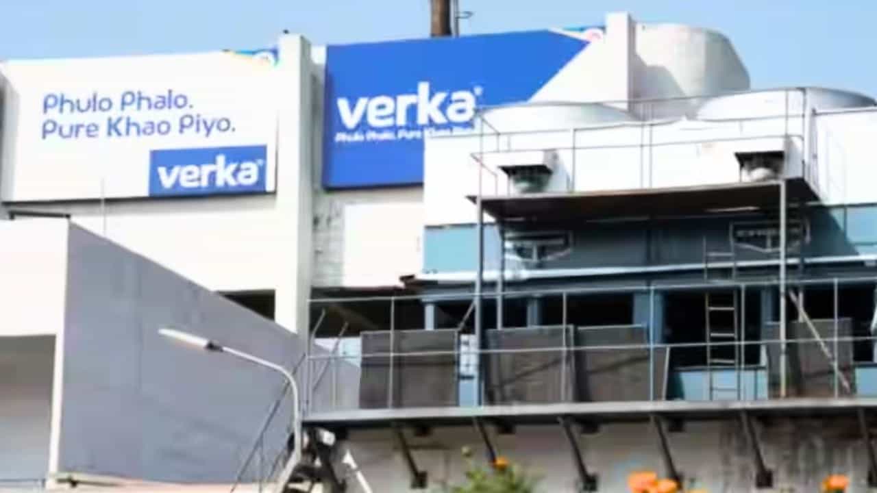 ਵੇਰਕਾ ਦੇ ਜੀਐਮ ਸਮੇਤ 3 ਅਧਿਕਾਰੀ ਸਸਪੈਂਡ, ਫੌਜ ਨੂੰ ਭੇਜੇ ਮਿਲਕ ਪਾਊਡਰ ਦੇ ਸੈਂਪਲ ਫੇਲ੍ਹ, 125 ਮੀਟ੍ਰਿਕ ਟਨ ਖੇਪ ਹੋਈ ਸੀ ਵਾਪਸ