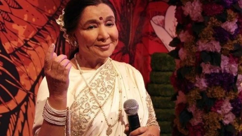 ਆਸ਼ਾ ਭੌਂਸਲੇ ਨੇ 83 ਸਾਲ ਪਹਿਲਾਂ ਸੰਗੀਤ ਦੀ ਦੁਨੀਆ ਵਿੱਚ ਐਂਟਰੀ ਕੀਤਾ। ਉਹ ਸਿਰਫ਼ 10 ਸਾਲ ਦੇ ਸੀ ਜਦੋਂ ਉਨ੍ਹਾਂ ਨੇ ਆਪਣਾ ਪਹਿਲਾ ਗੀਤ ਗਾਇਆ ਸੀ। ਇਸ ਮਹਾਨ ਗਾਇਕਾ ਨੇ ਇੱਕ ਮਰਾਠੀ ਫਿਲਮੀ ਗੀਤ ਨੂੰ ਆਪਣੀ ਆਵਾਜ਼ ਦਿੱਤੀ ਸੀ।  ਜਿਸ ਨੂੰ ਅੱਜ ਵੀ ਯਾਦ ਕੀਤਾ ਜਾਂਦਾ ਹੈ। ਆਓ ਜਾਣਦੇ ਹਾਂ ਕਿ ਆਸ਼ਾ ਭੌਂਸਲੇ ਦਾ ਪਹਿਲਾ ਗੀਤ ਕੀ ਸੀ ਅਤੇ ਉਨ੍ਹਾਂ ਨੂੰ ਇਸ ਲਈ ਕਿੰਨੇ ਪੈਸੇ ਮਿਲੇ ਸਨ।