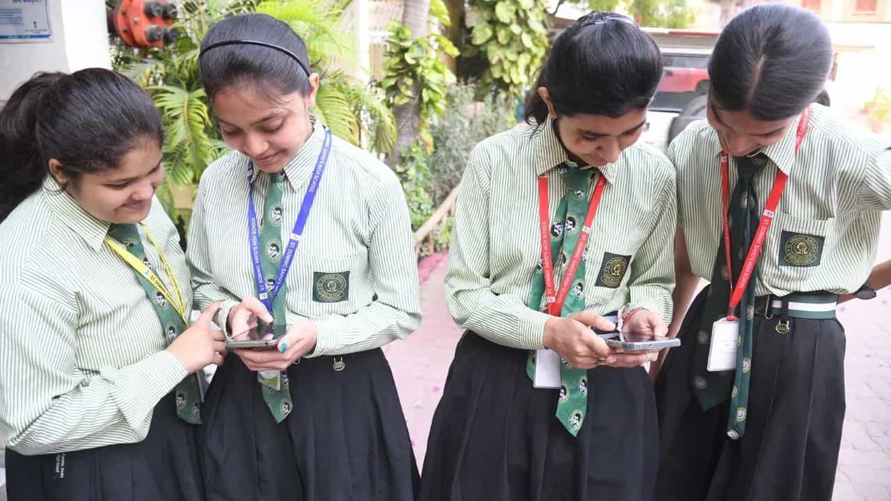 CBSE 10ਵੀਂ ਦਾ ਨਤੀਜਾ ਜਲਦ ਹੋਵੇਗਾ ਜਾਰੀ, ਇਨ੍ਹਾਂ 4 ਆਸਾਨ ਤਰੀਕਿਆਂ ਨਾਲ ਤੁਰੰਤ ਕਰ ਸਕਦੇ ਹੋ ਚੈੱਕ CBSE 10ਵੀਂ ਦਾ ਨਤੀਜਾ ਜਲਦ ਹੋਵੇਗਾ ਜਾਰੀ, ਇਨ੍ਹਾਂ 4 ਆਸਾਨ ਤਰੀਕਿਆਂ ਨਾਲ ਤੁਰੰਤ ਕਰ ਸਕਦੇ ਹੋ ਚੈੱਕ