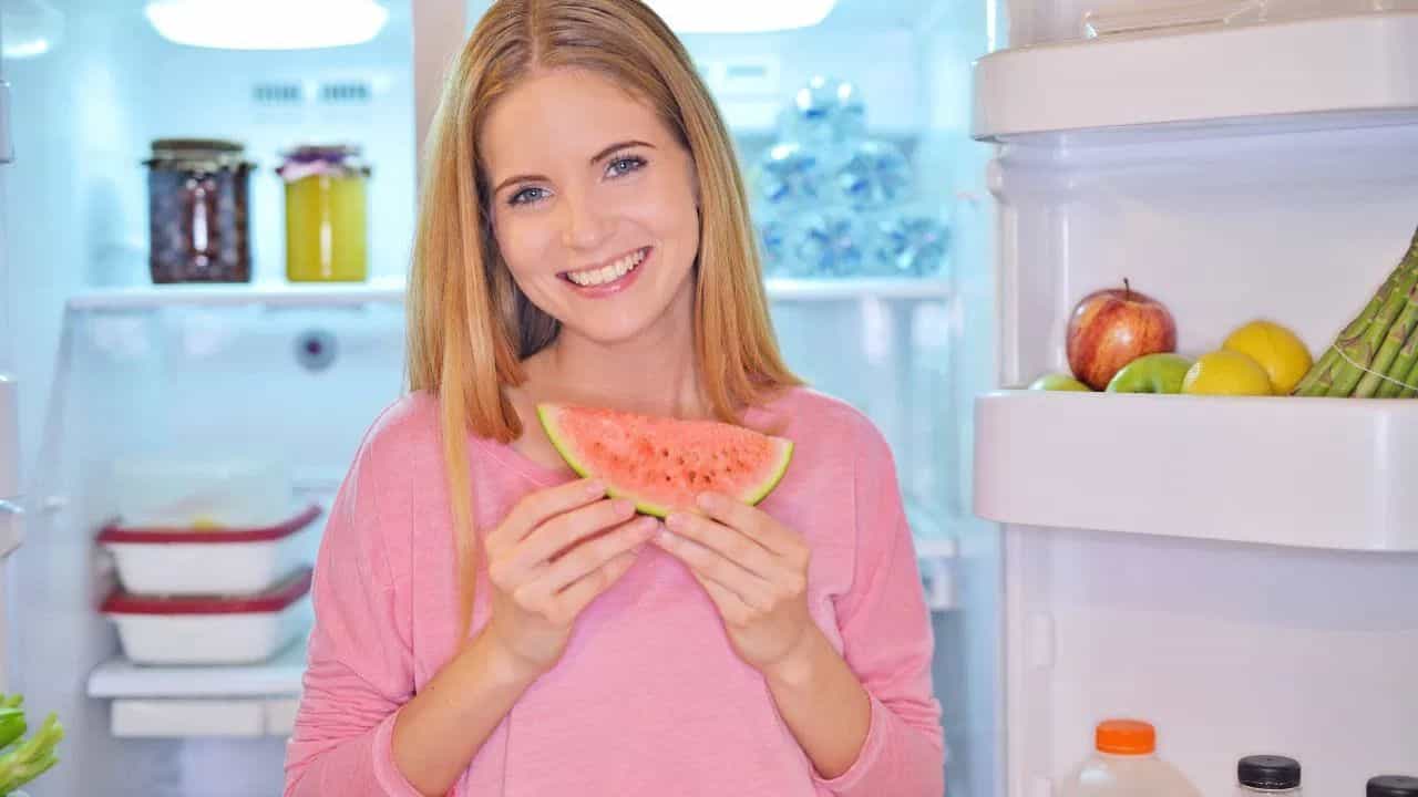 Watermelon Eating Tips: ਫਰਿੱਜ ਚੋਂ ਕੱਢ ਕੇ ਤੁਰੰਤ ਤਰਬੂਜ ਖਾਣਾ ਪੈ ਸਕਦਾ ਹੈ ਭਾਰੀ, ਜਾਣੋ ਸਿਹਤ ਤੇ ਹੋਣ ਵਾਲੇ ਪ੍ਰਭਾਵ