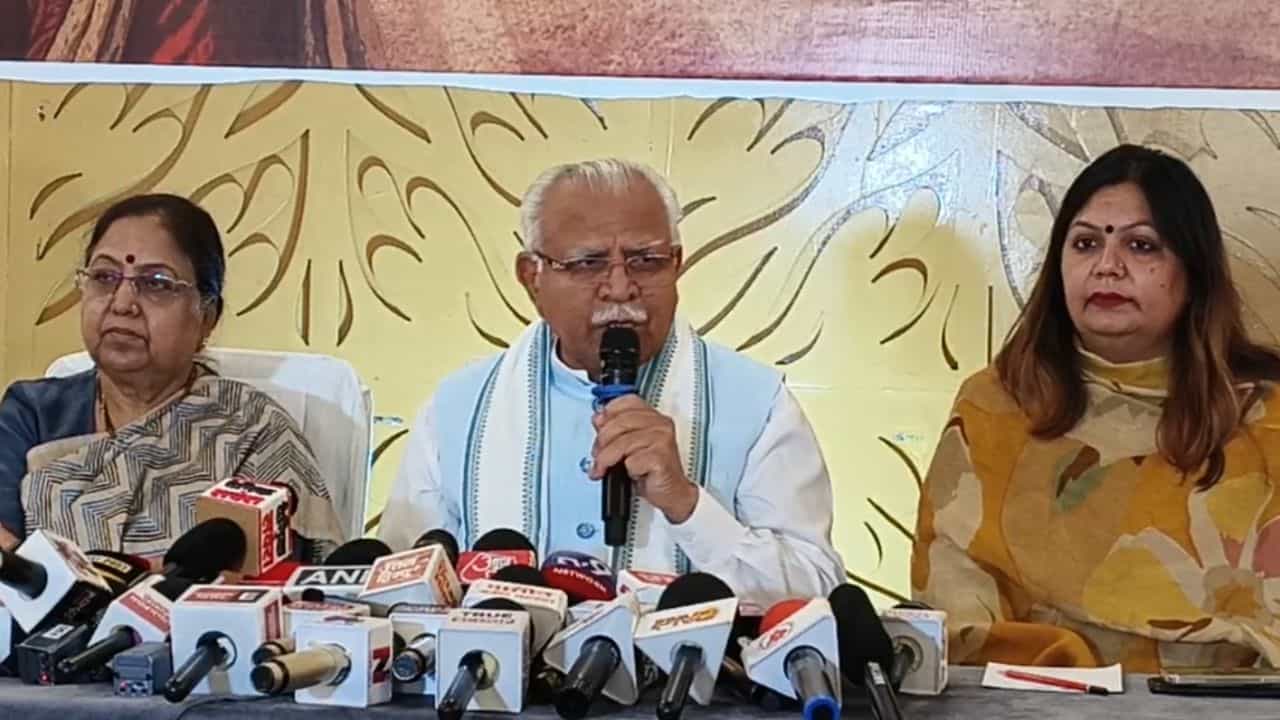 ਜਲੰਧਰ ਚ ਕਾਂਗਰਸ ਤੇ ਗਰਜੇ ਕੇਂਦਰੀ ਮੰਤਰੀ ਮਨੋਹਰ ਲਾਲ ਖੱਟਰ, ਮਹਿਲਾ ਰਾਖਵਾਂਕਰਨ ਚ ਅੜਿੱਕੇ ਡਾਹੁਣ ਵਾਲਿਆਂ ਨੂੰ ਦਿੱਤੀ ਚੇਤਾਵਨੀ