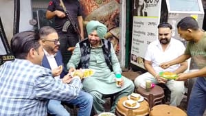 ਅੰਮ੍ਰਿਤਸਰ ਪਹੁੰਚੇ ਨਵਜੋਤ ਸਿੱਧੂ, ਗਿਆਨੀ ਟੀ ਸਟਾਲ 'ਤੇ ਪੀਤੀ ਚਾਹ