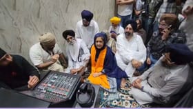 ਸ੍ਰੀ ਹਰਿਮੰਦਰ ਸਾਹਿਬ ਵਿੱਚ ਵਿਦੇਸ਼ੀ ਸੰਗਤ ਨੇ ਦਿੱਤੀ ਆਧੁਨਿਕ ਸਾਊਂਡ ਸਿਸਟਮ ਦੀ ਸੇਵਾ, ਹੋਰ ਵੀ ਸੁਰੀਲੀ ਹੋਈ ਗੁਰਬਾਣੀ ਦੀ ਆਵਾਜ਼...