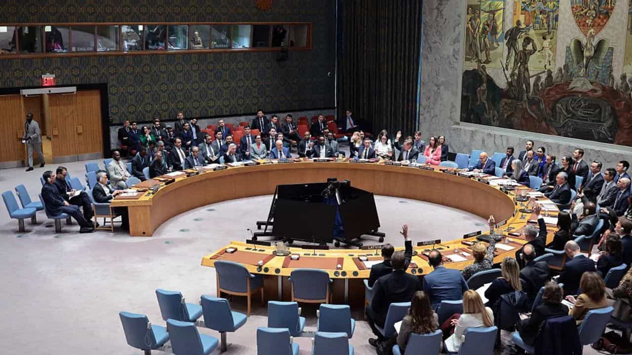 UN ਚ ਅਮਰੀਕਾ ਨੂੰ ਝਟਕਾ, ਹੋਰਮੁਜ਼ ਖੋਲ੍ਹਣ ਦੇ ਪ੍ਰਸਤਾਵ ਤੇ ਚੀਨ ਤੇ ਰੂਸ ਨੇ ਲਗਾਇਆ ਵੀਟੋ UN ਚ ਅਮਰੀਕਾ ਨੂੰ ਝਟਕਾ, ਹੋਰਮੁਜ਼ ਖੋਲ੍ਹਣ ਦੇ ਪ੍ਰਸਤਾਵ ਤੇ ਚੀਨ ਤੇ ਰੂਸ ਨੇ ਲਗਾਇਆ ਵੀਟੋ