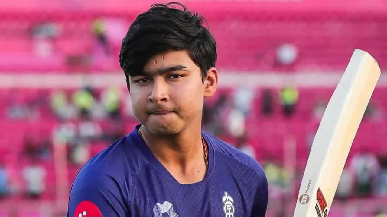 ਕਿੰਨੇ ਅਮੀਰ ਹਨ ਵੈਭਵ ਸੂਰਿਆਵੰਸ਼ੀ? IPL ਤੋਂ ਇਲਾਵਾ ਇਸ ਤਰ੍ਹਾਂ ਕਰਦੇ ਹਨ ਮੋਟੀ ਕਮਾਈ