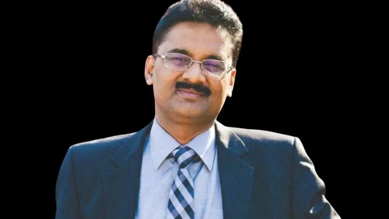 ਸਿੱਖਿਆ ਜਗਤ ਵਿੱਚ ਅਸ਼ੋਕ ਮਿੱਤਲ ਇੱਕ ਵੱਡਾ ਨਾਮ ਹਨ। ਉਹ ਮਸ਼ਹੂਰ ਲਵਲੀ ਪ੍ਰੋਫੈਸ਼ਨਲ ਯੂਨੀਵਰਸਿਟੀ ਦੇ ਸੰਸਥਾਪਕ ਚਾਂਸਲਰ ਹਨ। ਸਾਲ 2022 ਵਿੱਚ ਉਹ ਪੰਜਾਬ ਤੋਂ ਰਾਜ ਸਭਾ ਮੈਂਬਰ ਚੁਣੇ ਗਏ ਸਨ। ਸਿੱਖਿਆ ਸੁਧਾਰਾਂ, ਸਕਿੱਲ ਡਿਵੈਲਪਮੈਂਟ ਅਤੇ ਉੱਚ ਸਿੱਖਿਆ ਨੂੰ ਸਾਰਿਆਂ ਲਈ ਸੁਲਭ ਬਣਾਉਣ ਦੇ ਮੁੱਦਿਆਂ 'ਤੇ ਉਹ ਹਮੇਸ਼ਾ ਸਰਗਰਮ ਰਹੇ ਹਨ।