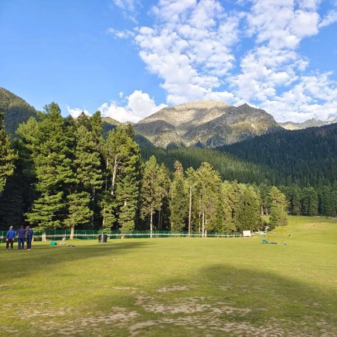 ਆਪਣੀ ਸੁੰਦਰਤਾ ਦੇ ਬਾਵਜੂਦ, ਘਾਟੀ ਪਿਛਲੇ ਇੱਕ ਸਾਲ ਤੋਂ ਬੰਦ ਪਈ ਹੈ। ਹਾਲਾਂਕਿ, ਕਸ਼ਮੀਰ ਸਰਕਾਰ ਦੇ ਇੱਕ ਤਾਜ਼ਾ ਬਿਆਨ ਵਿੱਚ ਕਿਹਾ ਗਿਆ ਹੈ ਕਿ ਇਸਨੂੰ ਮਈ 2026 ਤੱਕ ਦੁਬਾਰਾ ਖੋਲ੍ਹਣ ਦੀ ਤਿਆਰੀ ਹੈ। ਹਾਲਾਂਕਿ, ਬੈਸਰਨ ਘਾਟੀ ਦੇ ਦੁਬਾਰਾ ਖੁੱਲ੍ਹਣ ਦੀ ਕੋਈ ਅਧਿਕਾਰਤ ਤਾਰੀਖ ਅਜੇ ਤੱਕ ਘੋਸ਼ਿਤ ਨਹੀਂ ਕੀਤੀ ਗਈ ਹੈ।