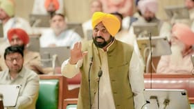 AAP ਨੇ ਮਜ਼ਬੂਤ ਕੀਤਾ ਪੰਥਕ ਵੋਟ ਬੈਂਕ? ਬੇਅਦਬੀ ਬਿੱਲ ਰਾਹੀਂ 2027 ‘ਤੇ ਨਜ਼ਰ...