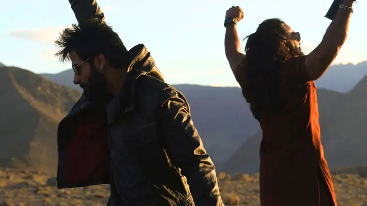 ਹੁਣ ਜਦੋਂ ਫਿਲਮ ਦੀ ਰਿਲੀਜ਼ ਨੂੰ ਸਮਾਂ ਬੀਤ ਚੁੱਕਾ ਹੈ, ਲੋਕ ਇਸ ਫਿਲਮ ਦੀ ਡਿਟੇਲਸ ਨੂੰ ਬਾਰੀਕੀ ਨਾਲ ਦੇਖ ਰਹੇ ਹਨ। ਇਸ ਦੌਰਾਨ, ਲੋਕਾਂ ਨੇ ਨੋਟਿਸ ਕੀਤਾ ਕਿ ਸਿਰਫ਼ ਫਿਲਮ ਦੀ ਰਿਲੀਜ਼ ਤੋਂ ਬਾਅਦ ਹੀ ਨਹੀਂ, ਸਗੋਂ ਫਿਲਮ ਦੌਰਾਨ ਵੀ ਰਾਕੇਸ਼ ਬੇਦੀ ਦਾ ਜਲਵਾ ਸੀ।