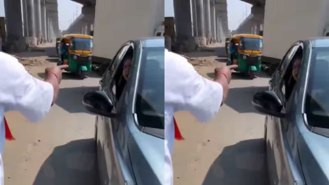 Viral Video: ਪਹਿਲਾਂ ਬਾਈਕ ਨੂੰ ਮਾਰੀ ਟੱਕਰ, ਫਿਰ ਮੌਕੇ ਦਾ ਫਾਇਦਾ ਉਠਾ ਕੇ ਭੱਜ ਗਈ ਮਹਿਲਾ, ਸੜਕ ਤੇ ਹੋਇਆ ਤਗੜਾ ਕਲੇਸ਼ Viral Video: ਪਹਿਲਾਂ ਬਾਈਕ ਨੂੰ ਮਾਰੀ ਟੱਕਰ, ਫਿਰ ਮੌਕੇ ਦਾ ਫਾਇਦਾ ਉਠਾ ਕੇ ਭੱਜ ਗਈ ਮਹਿਲਾ, ਸੜਕ ਤੇ ਹੋਇਆ ਤਗੜਾ ਕਲੇਸ਼