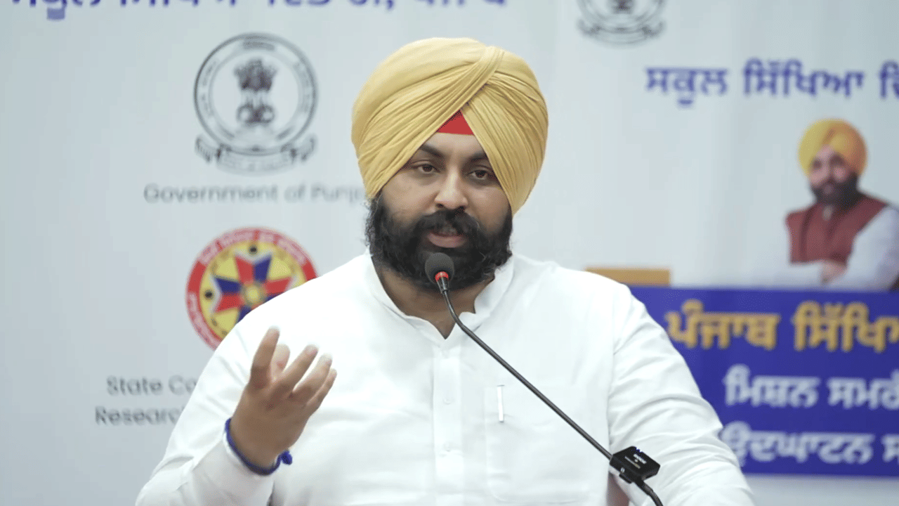 Absent ਰਹਿਣ ਤੇ ਬੱਚਿਆਂ ਦੇ ਮਾਪਿਆਂ ਨੂੰ ਜਾਵੇਗਾ ਮੈਸੇਜ, ਪੰਜਾਬ ਦੇ ਸਕੂਲਾਂ ਚ SMS ਅਲਰਟ ਸਿਸਟਮ ਲਾਂਚ