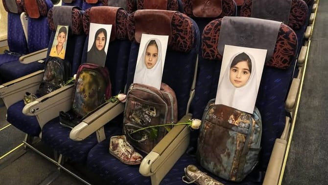 ਖੂਨ ਨਾਲ ਲੱਥਪੱਥ ਬੈਗ, ਗੱਲਬਾਤ ਤੋਂ ਪਹਿਲਾਂ ਈਰਾਨ ਦੇ ਸਪੀਕਰ ਨੇ ਸਾਂਝੀ ਕੀਤੀ ਫੋਟੋ