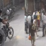 ਲੁਧਿਆਣਾ: ਦੁਕਾਨਦਾਰ ਤੋਂ ਲੁੱਟ ਦੀ ਕੋਸ਼ਿਸ਼, ਲੋਕਾਂ ਨੇ ਬਦਮਾਸ਼ਾਂ ਨਾਲ ਕੀਤੇ ਦੋ-ਦੋ ਹੱਥ; ਬਾਈਕ ਛੱਡ ਹੋਏ ਫ਼ਰਾਰ