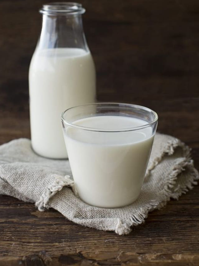 ਕਿੰਨਾ ਲੋਕਾਂ ਨੂੰ ਦੁੱਧ ਨਹੀਂ ਪੀਣਾ ਚਾਹੀਦਾ ਹੈ?