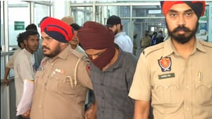 ਪੁੱਤਰ ਨੇ ਮਾਂ ਨੂੰ ਉਤਾਰਿਆ ਮੌਤ ਦੇ ਘਾਟ, ਬੋਲਿਆ- ਭੈਣ ਤੋਂ ਕਰਵਾਉਂਦੀ ਸੀ ਗਲਤ ਕੰਮ