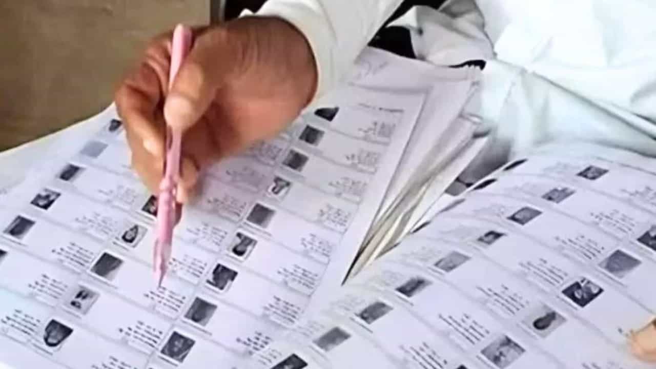 West Bengal Election 2026: ਦੂਜੇ ਪੜਾਅ ਚ 142 ਸੀਟਾਂ ਲਈ ਅੱਜ ਵੋਟਿੰਗ, ਕੇਂਦਰੀ ਬਲਾਂ ਵੱਲੋਂ ਸਖ਼ਤ ਸੁਰੱਖਿਆ; ਇਨ੍ਹਾਂ ਦਿੱਗਜਾਂ ਵਿਚਕਾਰ ਮੁੱਖ ਮੁਕਾਬਲਾ