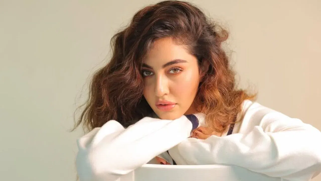 ਦਿਲਚਸਪ ਗੱਲ ਇਹ ਹੈ ਕਿ ਸਮਰੀਨ ਕੌਰ ਰਣਵੀਰ ਸਿੰਘ ਦੀ ਫਿਲਮ "83" ਵਿੱਚ ਵੀ ਦਿਖਾਈ ਦਿੱਤੀ ਸੀ, ਜੋ ਕਿ 1983 ਦੇ ਕ੍ਰਿਕਟ ਵਿਸ਼ਵ ਕੱਪ ਵਿੱਚ ਭਾਰਤ ਦੀ ਇਤਿਹਾਸਕ ਜਿੱਤ 'ਤੇ ਆਧਾਰਿਤ ਸੀ, ਜਿੱਥੇ ਉਨ੍ਹਾਂ ਨੇ ਕ੍ਰਿਕਟਰ ਦੀ ਮੰਗੇਤਰ ਦੀ ਭੂਮਿਕਾ ਨਿਭਾਈ ਸੀ।