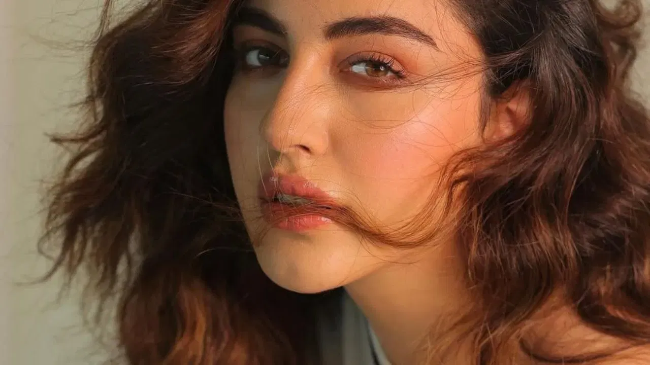 ਸਮਰੀਨ ਕੌਰ ਪੰਜਾਬੀ ਇੰਡਸਟਰੀ ਵਿੱਚ ਇੱਕ ਉੱਭਰਦੀ ਐਕਟ੍ਰੇਸ ਹੈ ਜੋ ਹੌਲੀ-ਹੌਲੀ ਆਪਣੀ ਪਛਾਣ ਬਣਾ ਰਹੀ ਹੈ ਅਤੇ ਮਿਊਜ਼ਿਕ ਵੀਡੀਓਜ਼ ਸਮੇਤ ਕਈ ਪ੍ਰੋਜੈਕਟਸ ਵਿੱਚ ਦਿਖਾਈ ਦੇ ਚੁੱਕੀ ਹੈ। ਉਨ੍ਹਾਂ ਨੇ ਥੋੜ੍ਹੇ ਸਮੇਂ ਵਿੱਚ ਹੀ ਇੰਡਸਟਰੀ ਵਿੱਚ ਪਾਪੁਲੈਰਿਟੀ ਵੀ ਹਾਸਿਲ ਕਰ ਲਈ ਹੈ।