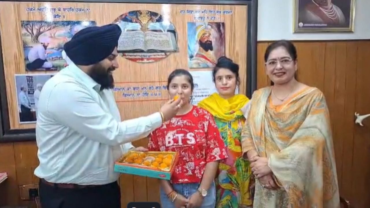 PSEB 12th Result: 12ਵੀਂ 'ਚ ਤੀਜਾ ਸਥਾਨ ਹਾਸਿਲ ਕਰਨ ਵਾਲੀ ਦਿਵਾਂਸ਼ੀ ਨੇ ਦੱਸਿਆ ਕਾਮਯਾਬੀ ਦਾ ਰਾਜ