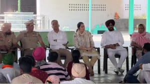 ਕਪੂਰਥਲਾ: ਧਾਰਮਿਕ ਥਾਂ ਨੂੰ ਲੈ ਕੇ ਦੋ ਧਿਰਾਂ ਭਿੜੀਆਂ, ਪੁਲਿਸ ਨਾਲ ਧੱਕਾਮੁੱਕੀ ਕਪੂਰਥਲਾ: ਧਾਰਮਿਕ ਥਾਂ ਨੂੰ ਲੈ ਕੇ ਦੋ ਧਿਰਾਂ ਭਿੜੀਆਂ, ਪੁਲਿਸ ਨਾਲ ਧੱਕਾਮੁੱਕੀ