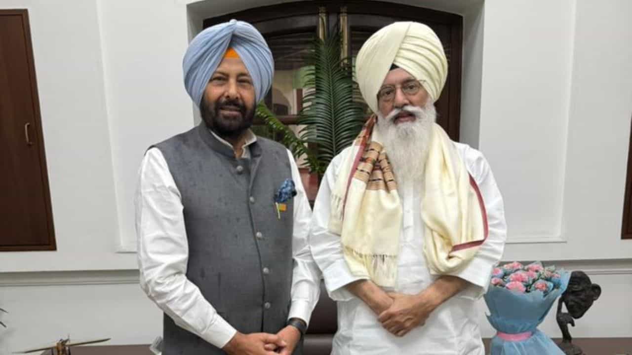 ਡੇਰਾ ਬਿਆਸ ਮੁੱਖੀ ਨੂੰ ਮਿਲੇ BJP ਦੇ ਨਵੇਂ ਪ੍ਰਧਾਨ ਕੇਵਲ ਢਿੱਲੋਂ, ਲਿਆ ਆਸ਼ੀਰਵਾਦ
