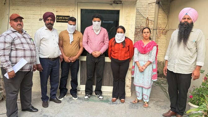 ਲੁਧਿਆਣਾ: ਪਾਵਰਕੌਮ ਦੇ 2 SDO ਤੇ ਕਲਰਕ 10 ਹਜ਼ਾਰ ਰਿਸ਼ਵਤ ਲੈਂਦੇ ਰੰਗੇ ਹੱਥੀ ਕਾਬੂ