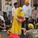 ਸ੍ਰੀ ਹਰਿਮੰਦਰ ਸਾਹਿਬ ਨਤਮਸਤਕ ਹੋਈ ਅਦਾਕਾਰਾ ਪ੍ਰੀਤੀ ਜਿੰਟਾ, ਸ਼ਰਧਾ ਨਾਲ ਨਿਭਾਈ ਲੰਗਰ ਵਰਤਾਉਣ ਦੀ ਸੇਵਾ
