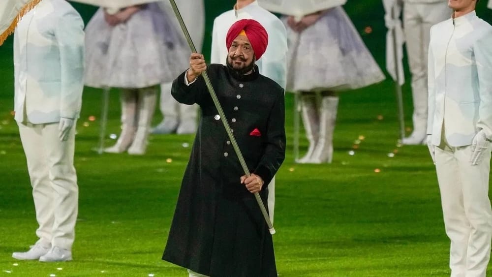 ਪਟਿਆਲਾ ਦੇ ਮਹਾਰਾਜਾ ਅਤੇ ਸਾਬਕਾ ਕ੍ਰਿਕਟਰ ਭੁਪਿੰਦਰ ਸਿੰਘ ਦੇ ਵੰਸ਼ਜ ਰਣਧੀਰ ਸਿੰਘ ਇੱਕ ਟ੍ਰੈਪ ਸ਼ੂਟਰ ਸਨ ਅਤੇ ਇਸੇ ਈਵੈਂਟ ਵਿੱਚ 1978 ਦੀਆਂ ਬੈਂਕਾਕ ਏਸ਼ੀਆਈ ਖੇਡਾਂ (ਏਸ਼ੀਅਨ ਗੇਮਜ਼) ਵਿੱਚ ਉਨ੍ਹਾਂ ਨੇ ਸੋਨ ਤਗਮਾ (ਗੋਲਡ ਮੈਡਲ) ਜਿੱਤਿਆ ਸੀ। ਇਸ ਤਰ੍ਹਾਂ ਏਸ਼ੀਆਈ ਖੇਡਾਂ ਵਿੱਚ ਸੋਨ ਤਗਮਾ ਜਿੱਤਣ ਵਾਲੇ ਉਹ ਭਾਰਤ ਦੇ ਪਹਿਲੇ ਨਿਸ਼ਾਨੇਬਾਜ਼ ਬਣੇ ਸਨ। (Photo: PTI)