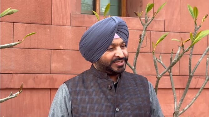 ਜਾਤੀਸੂਚਕ ਸ਼ਬਦ ਮਾਮਲੇ 'ਚ ਕੇਂਦਰੀ ਮੰਤਰੀ ਬਿੱਟੂ ਨੂੰ SC ਕਮਿਸ਼ਨ ਵੱਲੋਂ ਨੋਟਿਸ