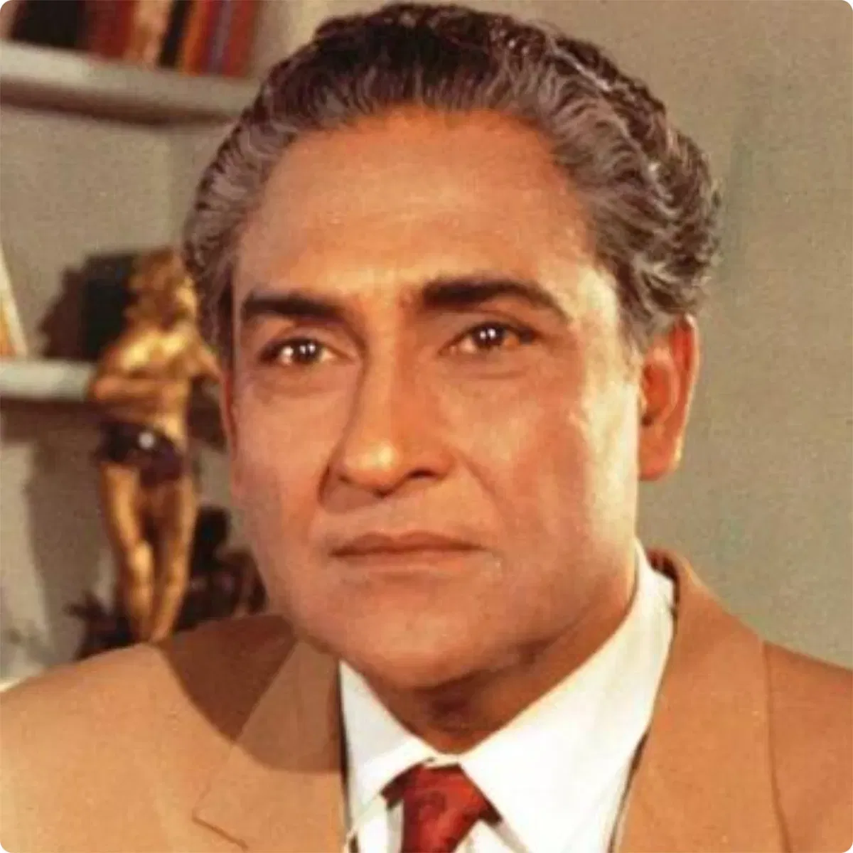 ਅਸ਼ੋਕ ਕੁਮਾਰ ਨੂੰ ਫਿਲਮ ਇੰਡਸਟਰੀ ਵਿੱਚ ਦਾਦਾ ਮੁਨੀ ਵਜੋਂ ਜਾਣਿਆ ਜਾਂਦਾ ਹੈ। ਉਨ੍ਹਾਂਨੇ ਆਪਣੇ ਕਰੀਅਰ ਵਿੱਚ 200 ਤੋਂ ਵੱਧ ਫਿਲਮਾਂ ਵਿੱਚ ਕੰਮ ਕੀਤਾ। ਉਹ ਟ੍ਰੇਂਡ ਗਾਇਕ ਵੀ ਸੀ। ਉਹਨਾਂ ਨੂੰ ਤਿੰਨ ਫਿਲਮਫੇਅਰ ਪੁਰਸਕਾਰ, ਦੋ ਰਾਸ਼ਟਰੀ ਪੁਰਸਕਾਰ, ਦਾਦਾ ਸਾਹਿਬ ਫਾਲਕੇ ਪੁਰਸਕਾਰ, ਪਦਮ ਸ਼੍ਰੀ ਅਤੇ ਪਦਮ ਭੂਸ਼ਣ ਨਾਲ ਸਨਮਾਨਿਤ ਕੀਤਾ ਗਿਆ।