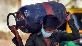 ਵੱਧ ਗਈਆਂ ਕਮਰਸ਼ੀਅਲ LPG ਸਿਲੰਡਰ ਦੀਆਂ ਕੀਮਤਾਂ, ਕੀ ਘਰੇਲੂ ਗੈਸ ਦੇ ਵੱਧਣਗੇ ਭਾਅ?
