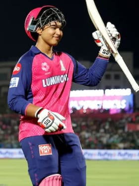IPL 'ਚ ਸਭ ਤੋਂ ਤੇਜ਼ ਸੈਂਕੜੇ ਲਗਾਉਣ ਵਾਲੇ ਚੋਟੀ ਦੇ 7 ਖਿਡਾਰੀ