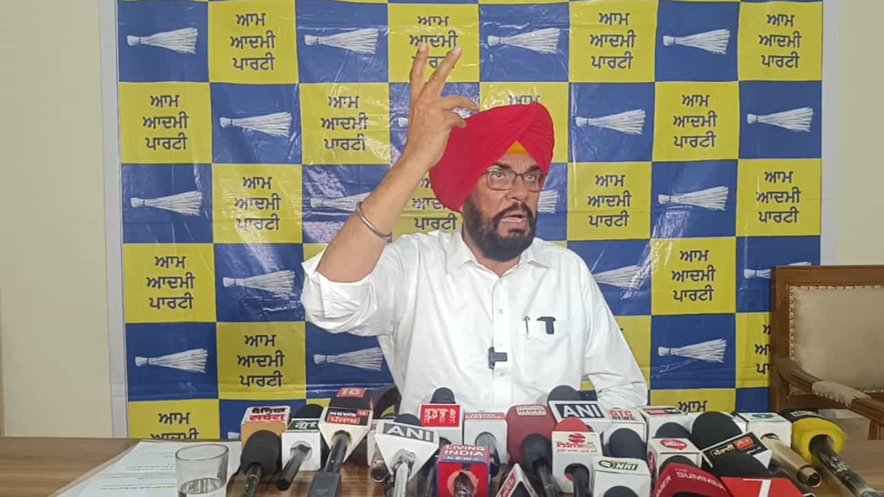 ਚੋਣਾਂ ਦੌਰਾਨ ਹੀ ਕਿਉਂ ਹੁੰਦੇ ਨੇ ਧਮਾਕੇ?... ਕੁਲਦੀਪ ਧਾਲੀਵਾਲ ਨੇ ਭਾਜਪਾ ਤੇ ਚੁੱਕੇ ਸਵਾਲ