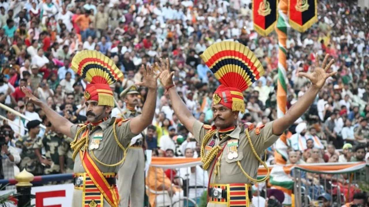 ਅਟਾਰੀ-ਵਾਹਗਾ ਸੀਮਾ ਤੇ ਰਿਟਰੀਟ ਸੈਰੇਮਨੀ ਦਾ ਸਮਾਂ ਬਦਲਿਆ, ਹੁਣ ਇੰਨੇ ਵਜੇ ਹੋਵੇਗੀ ਸ਼ੁਰੂ