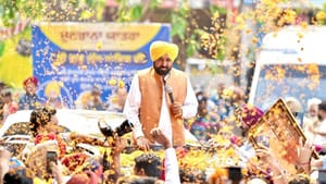 SGPC ਦੇ ਆਕਾਵਾਂ ਨੂੰ ਕਾਨੂੰਨ ਪ੍ਰਵਾਨ ਨਹੀਂ, ਸ੍ਰੀ ਦਰਬਾਰ ਸਾਹਿਬ ਬਾਹਰ ਬੋਲੇ CM