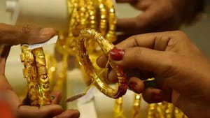 ਹੁਣੇ ਖਰੀਦੋ ਗਹਿਣੇ, ਵਿਆਹਾਂ ਦਾ ਸੀਜ਼ਨ ਸ਼ੁਰੂ ਹੋਣ ਤੋਂ ਪਹਿਲਾਂ ਸਸਤਾ ਹੋਇਆ ਸੋਨਾ