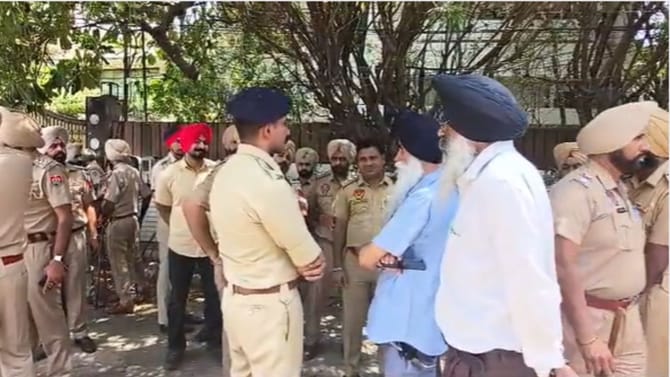 ਬਿਕਰਮ ਮਜੀਠੀਆ ਦੀ ਭਾਲ 'ਚ ਪੰਜਾਬ ਪੁਲਿਸ, ਅੰਮ੍ਰਿਤਸਰ ਅਤੇ ਚੰਡੀਗੜ੍ਹ ਵਿੱਚ ਰੇਡ