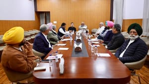 ਪੰਜਾਬ ਕਾਂਗਰਸ ਦੇ ਮੰਥਨ ਦਾ ਅੱਜ ਦੂਜਾ ਦਿਨ, ਦਿੱਲੀ ਪਹੁੰਚਣਗੇ ਵਿਧਾਇਕ ਤੇ ਹੋਰ ਆਗੂ ਪੰਜਾਬ ਕਾਂਗਰਸ ਦੇ ਮੰਥਨ ਦਾ ਅੱਜ ਦੂਜਾ ਦਿਨ, ਦਿੱਲੀ ਪਹੁੰਚਣਗੇ ਵਿਧਾਇਕ ਤੇ ਹੋਰ ਆਗੂ